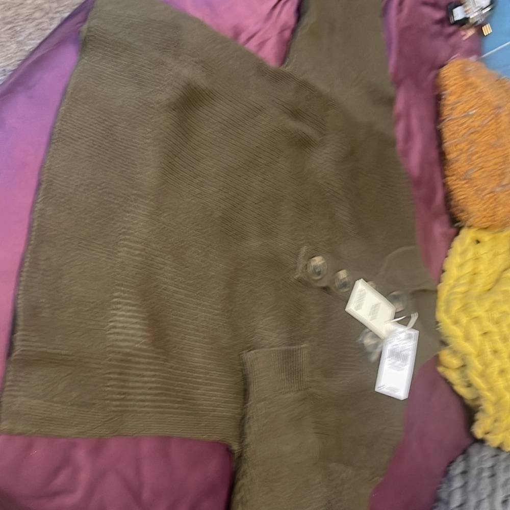 Sweater - Picture 2 of 4